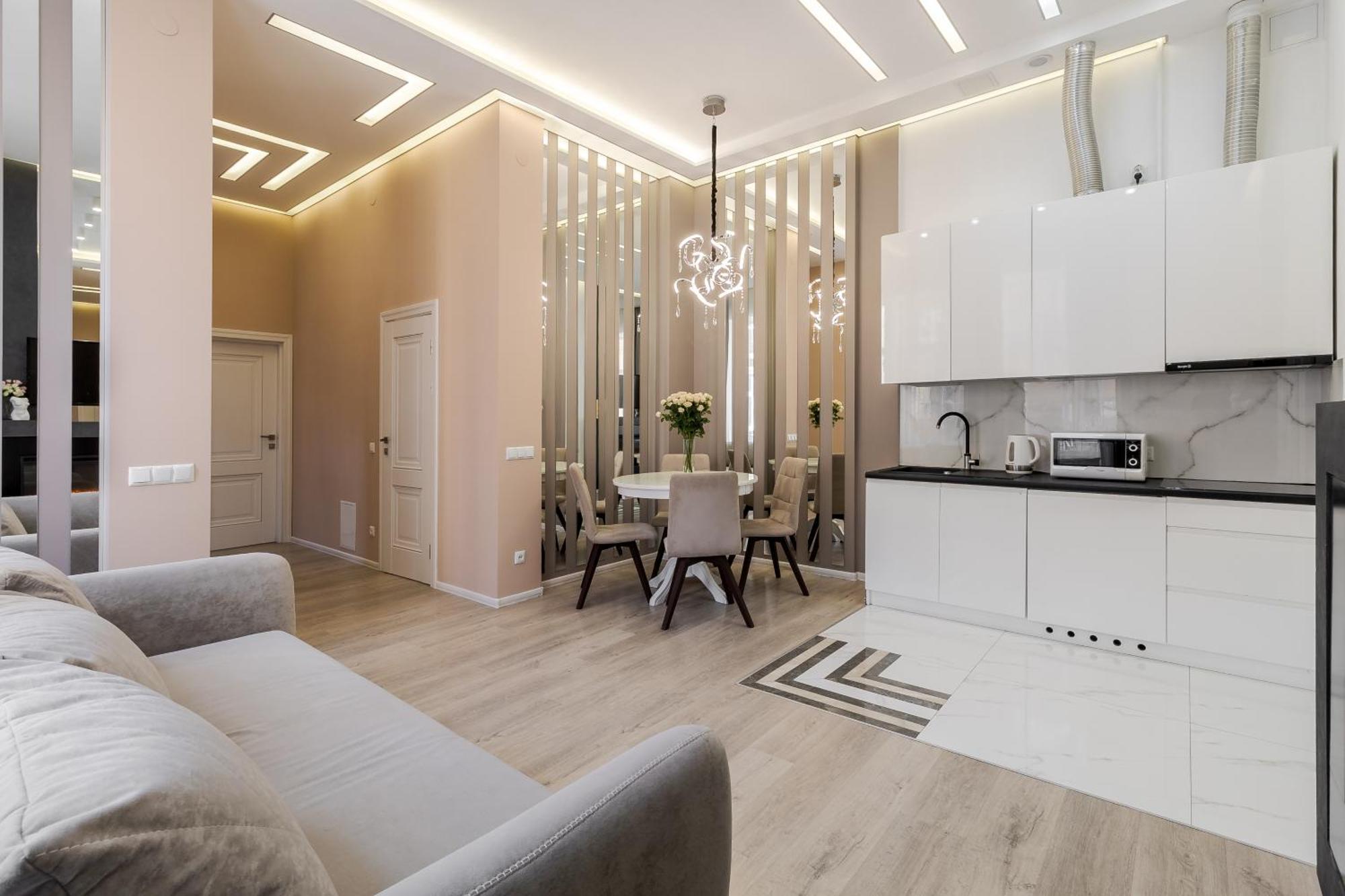 Royal Stylish Apartment In The Old City Lwów Zewnętrze zdjęcie