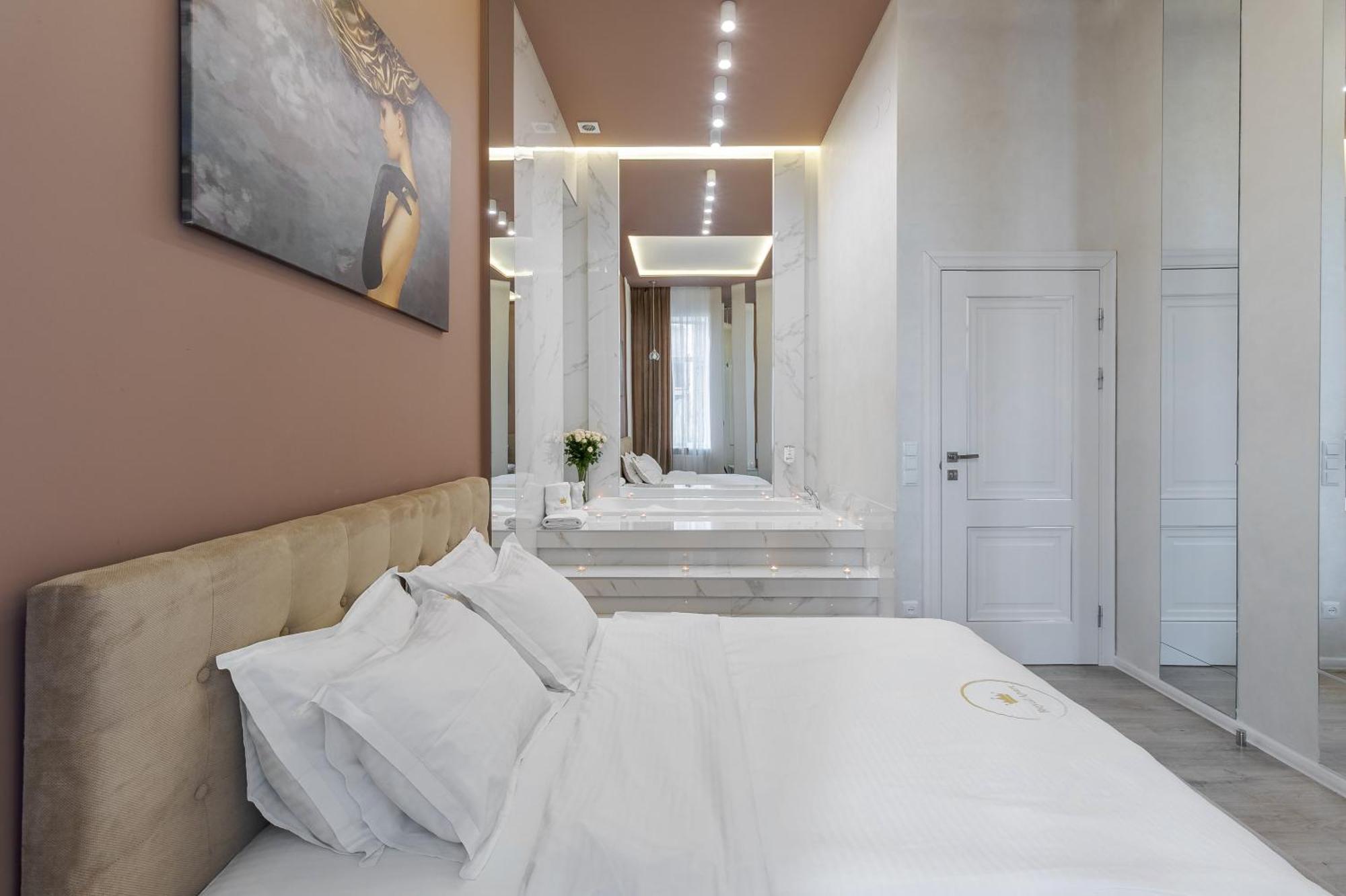 Royal Stylish Apartment In The Old City Lwów Zewnętrze zdjęcie