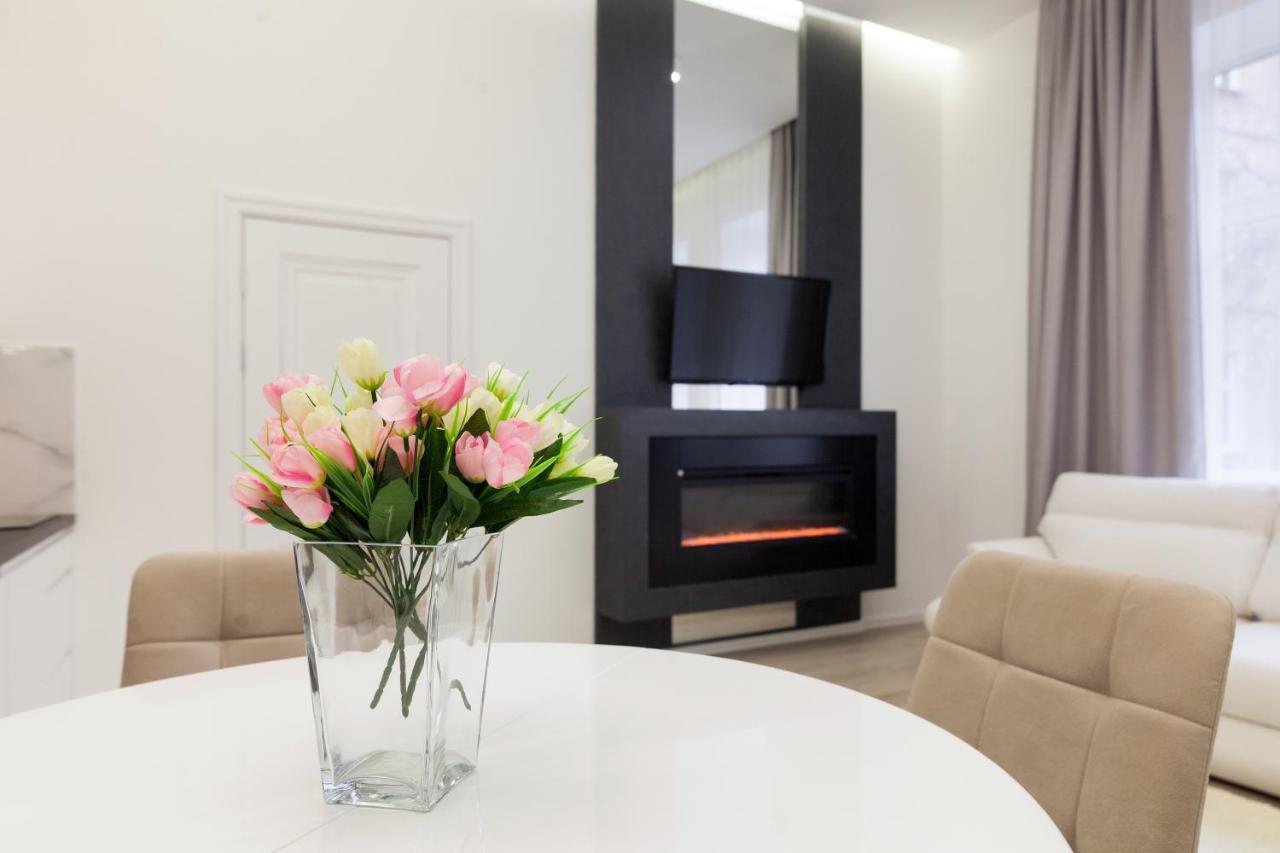 Royal Stylish Apartment In The Old City Lwów Zewnętrze zdjęcie