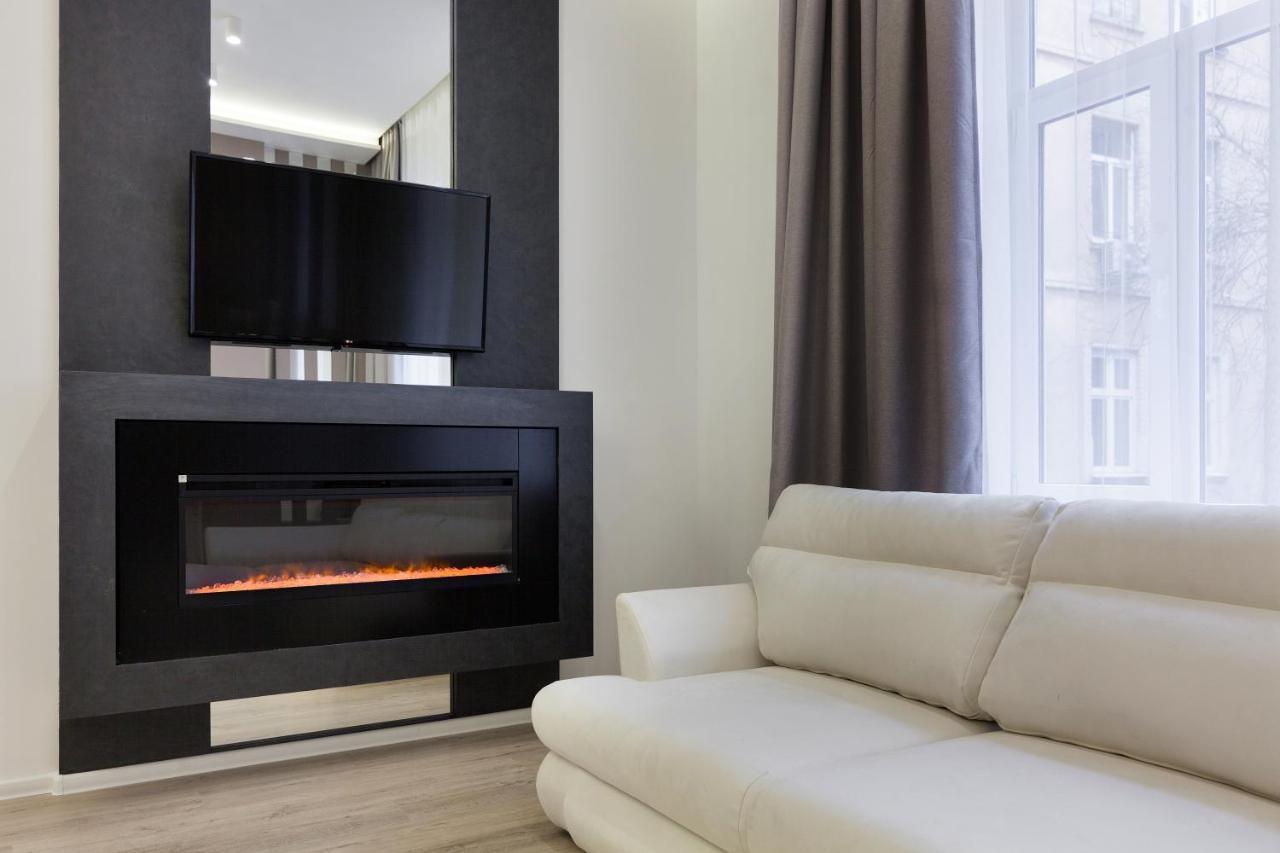 Royal Stylish Apartment In The Old City Lwów Zewnętrze zdjęcie