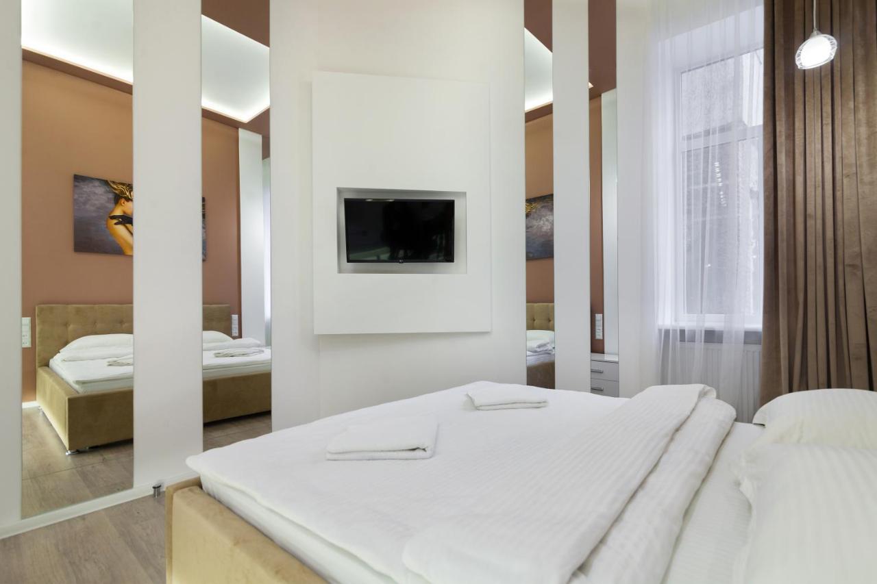 Royal Stylish Apartment In The Old City Lwów Zewnętrze zdjęcie