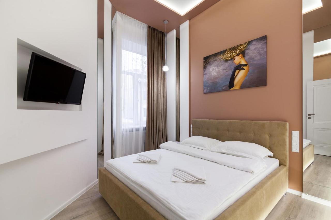 Royal Stylish Apartment In The Old City Lwów Zewnętrze zdjęcie
