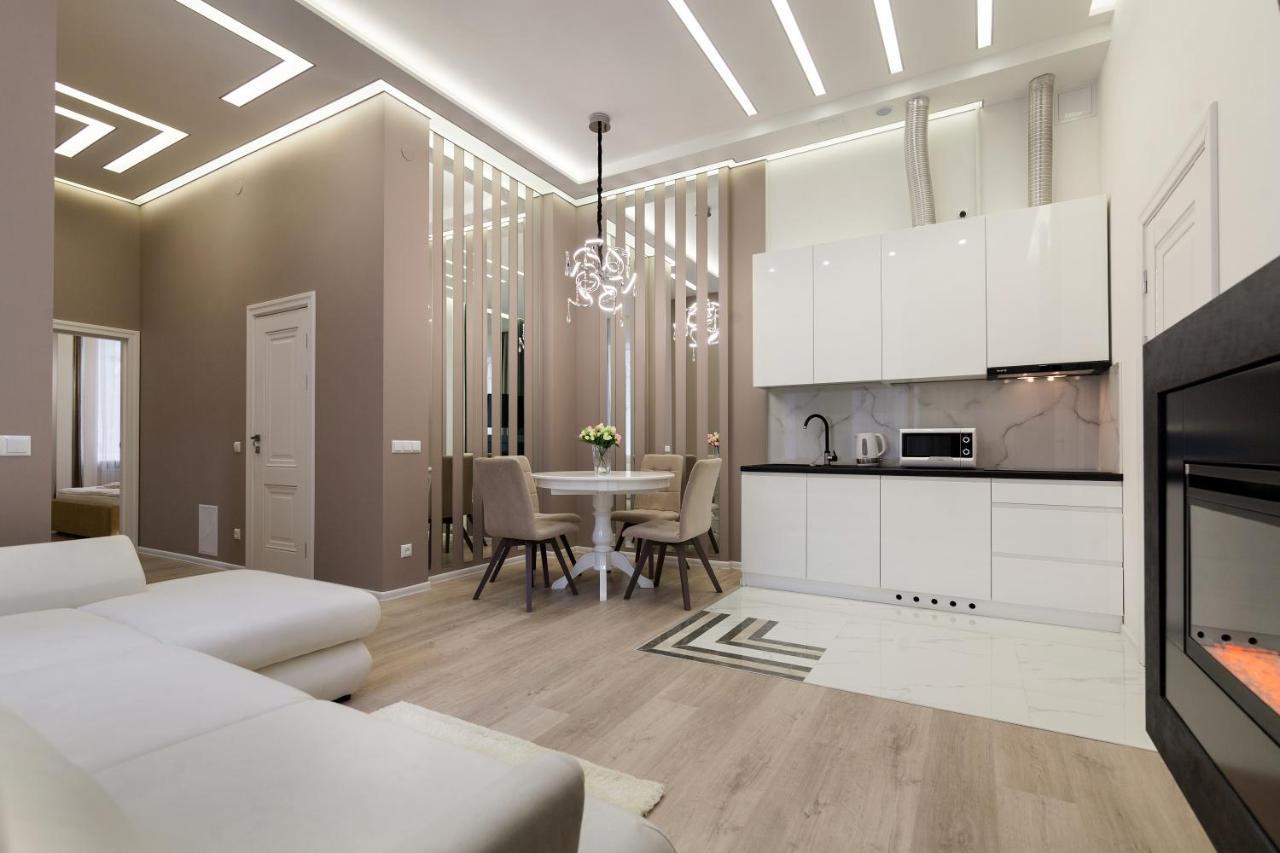 Royal Stylish Apartment In The Old City Lwów Zewnętrze zdjęcie